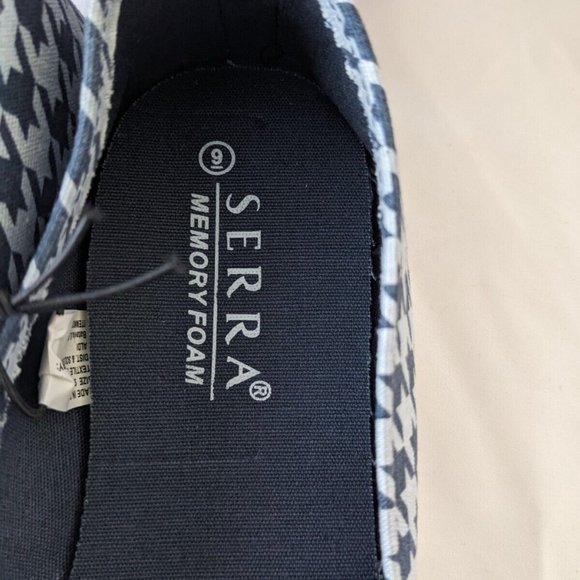 Serra Ladies Memory Foam Canvas Slip-on Sneakers Flat Shoes Sz 9 Navy Print NEW - Picture 9 of 10